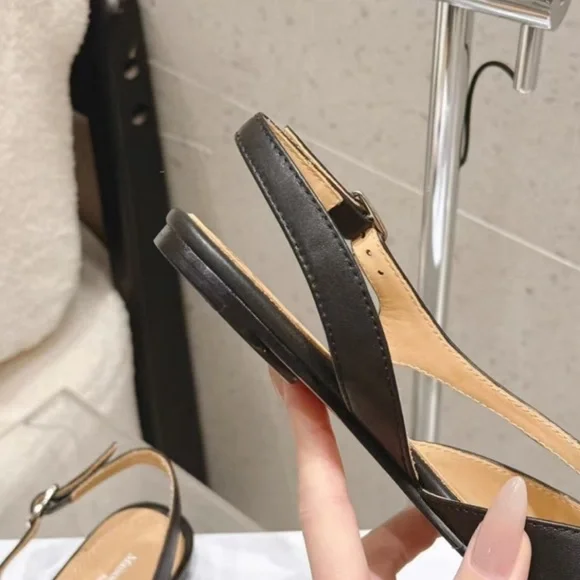 MM6 Maison Martin Margiela Black Split-Toe Slingback Mules with Tan Insole - Picture 9 of 9
